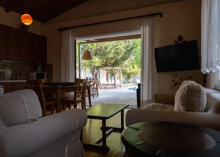 Gyra Villas - Villa Adonis With Private Pool